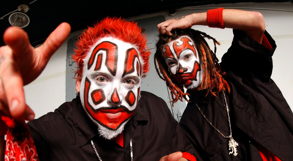 Une bonne idée pour vous débarrasser de vos enfants si vous ne les aimez pas: déguisez-les en clowns psychopathes!