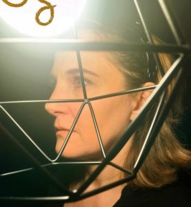 Théâtre – « Comme un steack haché suspendu à une corde à linge par jour de grand vent »
