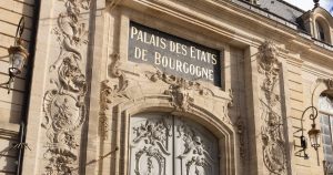Visite hors les murs : Les portes du palais