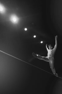 A.N.G.S.T. La peur de l’artiste de cirque au cœur des mécanismes de notre humanité