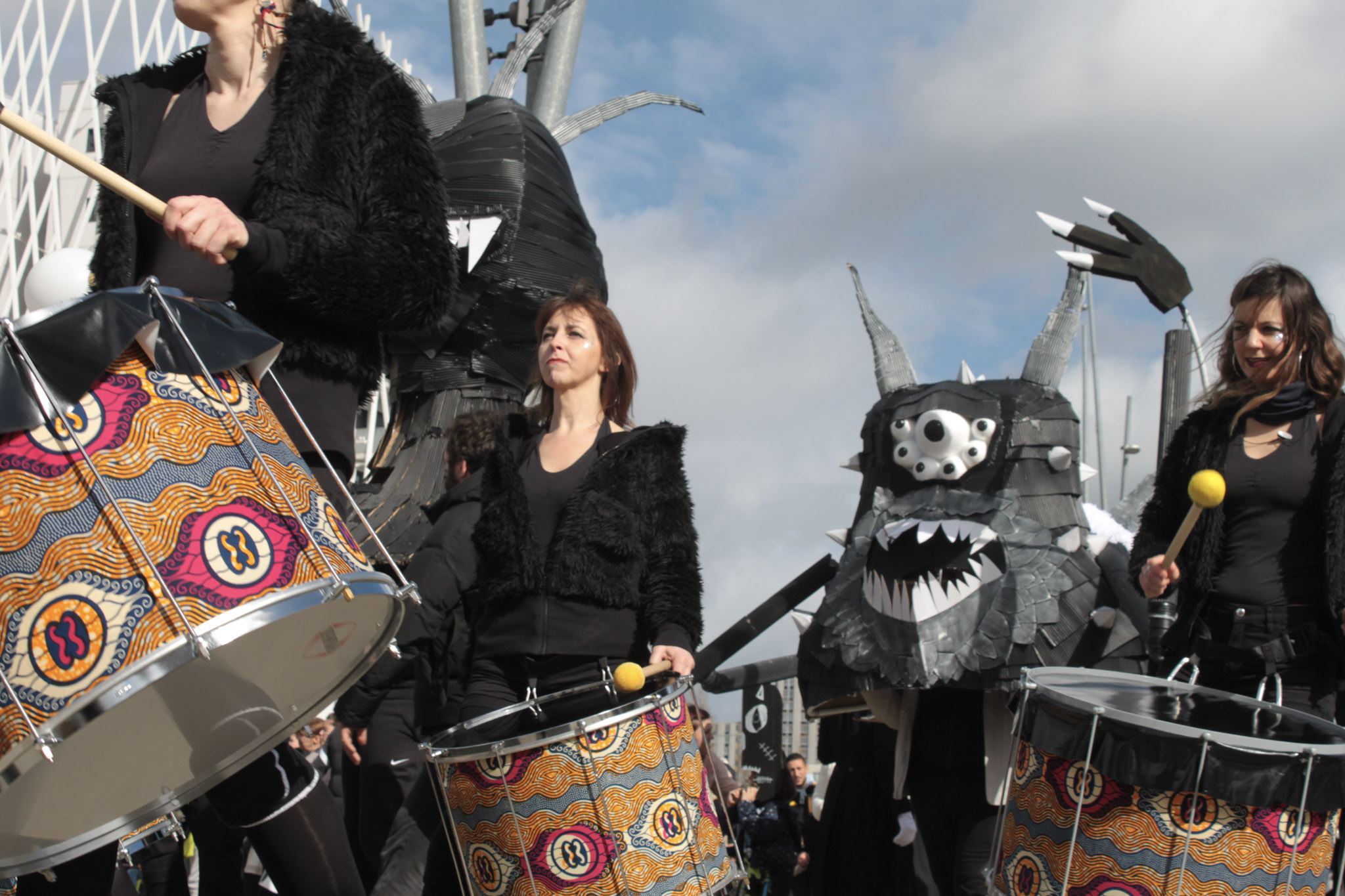Le bal des Monstres – Cie La mécanique du fluide