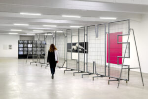 Visite en LSF des expositions « Abstraction excentrique » et « Swiss Tonic »