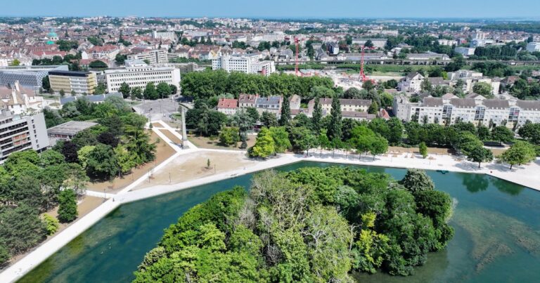 Promenade : Le port du canal