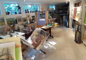 Derrière la porte, l&rsquo;atelier…