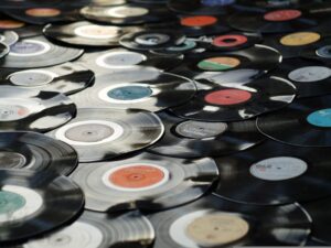 Atelier Récup&rsquo; : Fabrication d&rsquo;un horloge à partir d&rsquo;un vinyle