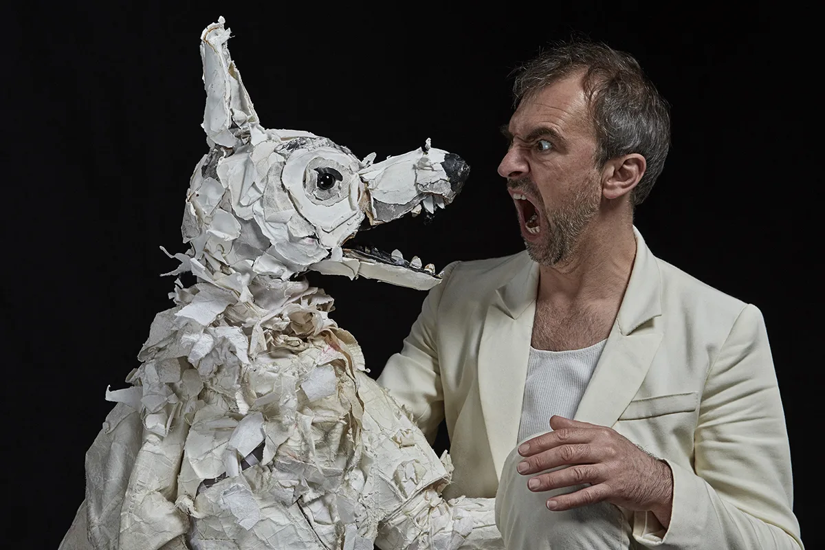 « White Dog »